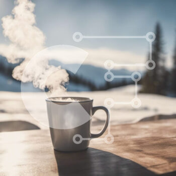 Intra Συλλεκτικό Ξύλινο Παζλ Plywood  4mm - Φλιτζάνι καφέ με ατμό σε χιονισμένο τοπίο Σε Ξύλινο Κουτί - Διαστάσεις Puzzle: 10x10 cm – 25 κομμάτια - Image 1