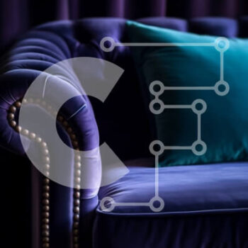 Intra Συλλεκτικό Ξύλινο Παζλ Plywood  4mm - Κομψός μωβ βελούδινος καναπές με μαξιλάρι μπλε τόνου Σε Ξύλινο Κουτί - Διαστάσεις Puzzle: 10x10 cm – 25 κομμάτια - Image 1