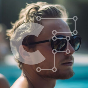 Intra Συλλεκτικό Ξύλινο Παζλ Plywood  4mm - Άνδρας που φοράει γυαλιά ηλίου δίπλα σε μια πισίνα με φίλους Σε Ξύλινο Κουτί - Διαστάσεις Puzzle: 10x10 cm – 25 κομμάτια