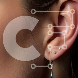 Intra Συλλεκτικό Ξύλινο Παζλ Plywood  4mm - Γυναικείο αυτί με διαμαντένιο καρφωτό σκουλαρίκι Σε Ξύλινο Κουτί - Διαστάσεις Puzzle: 10x10 cm – 25 κομμάτια