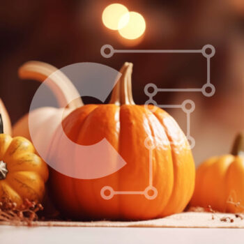 Intra Συλλεκτικό Ξύλινο Παζλ Plywood  4mm - Πορτοκαλί κολοκύθες σε ένα τραπέζι με το φως των κεριών Σε Ξύλινο Κουτί - Διαστάσεις Puzzle: 10x10 cm – 25 κομμάτια - Image 1