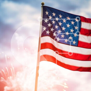 Intra Συλλεκτικό Ξύλινο Παζλ Plywood  4mm - Αμερικανική σημαία με πυροτεχνήματα στον ουρανό Σε Ξύλινο Κουτί - Διαστάσεις: 10x10 cm – 25 κομμάτια - Image 1