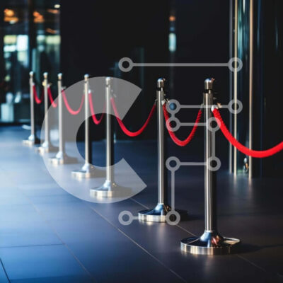 Intra Συλλεκτικό Ξύλινο Παζλ Plywood 4mm - Φράγματα με κόκκινο σχοινί σε έναν άδειο διάδρομο Σε Ξύλινο Κουτί - Διαστάσεις Puzzle: 10x10 cm – 25 κομμάτια - Image 1