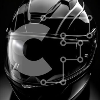 Intra Συλλεκτικό Ξύλινο Παζλ Plywood  4mm - Κομψό μαύρο κράνος μοτοσικλέτας με καθαρό γείσο και ασημί πινελιές Σε Ξύλινο Κουτί - Διαστάσεις Puzzle: 10x10 cm – 25 κομμάτια - Image 1