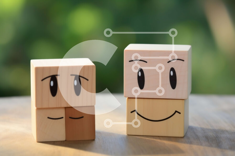 Intra Συλλεκτικό Ξύλινο Παζλ Plywood  4mm - Ξύλινοι μπλοκ με χαμογελαστά πρόσωπα σε ξύλινο τραπέζι Σε Ξύλινο Κουτί - Διαστάσεις: 10x10 cm – 25 κομμάτια