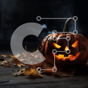 Intra Συλλεκτικό Ξύλινο Παζλ Plywood 4mm - Spooky Halloween Decor: Σκαλιστή κολοκύθα με φανάρι Jack-o'-lantern Σε Ξύλινο Κουτί - Διαστάσεις Puzzle: 10x10 cm – 25 κομμάτια - Image 1