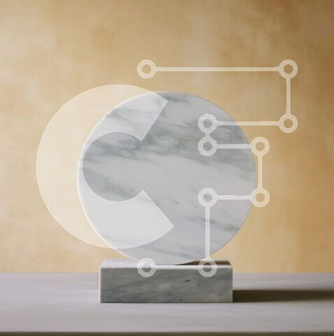 Intra Συλλεκτικό Ξύλινο Παζλ Plywood 4mm - Κομψό λευκό μαρμάρινο γλυπτό στο βάθρο Σε Ξύλινο Κουτί - Διαστάσεις Puzzle: 10x10 cm – 25 κομμάτια - Image 1