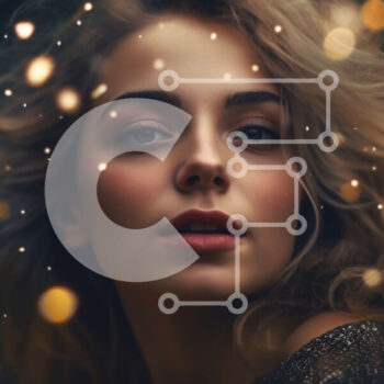 Intra Συλλεκτικό Ξύλινο Παζλ Plywood  4mm - Ονειροπόλα νεαρή γυναίκα με μακριά ξανθά μαλλιά και μπλε μάτια Σε Ξύλινο Κουτί - Διαστάσεις Puzzle: 10x10 cm – 25 κομμάτια - Image 1