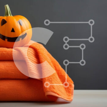 Intra Συλλεκτικό Ξύλινο Παζλ Plywood  4mm - Στοίβα από πορτοκαλί πετσέτες με διακόσμηση κολοκύθας Σε Ξύλινο Κουτί - Διαστάσεις Puzzle: 10x10 cm – 25 κομμάτια - Image 1