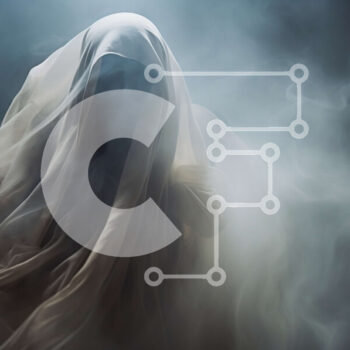 Intra Συλλεκτικό Ξύλινο Παζλ Plywood  4mm - Στοιχειωμένη εικόνα μιας φάντασμα με λευκές ρόμπες Σε Ξύλινο Κουτί - Διαστάσεις Puzzle: 10x10 cm – 25 κομμάτια - Image 1