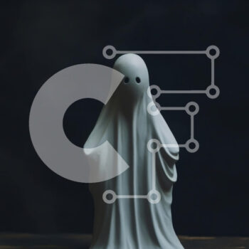 Intra Συλλεκτικό Ξύλινο Παζλ Plywood  4mm - Μυστηριώδες ειδώλιο λευκού φαντάσματος σε άδειο τραπέζι Σε Ξύλινο Κουτί - Διαστάσεις Puzzle: 10x10 cm – 25 κομμάτια - Image 1