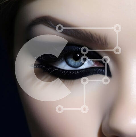 Intra Συλλεκτικό Ξύλινο Παζλ Plywood 4mm - Όμορφη εικόνα μιας γυναίκας με μαύρο eyeliner και ψεύτικες βλεφαρίδες Σε Ξύλινο Κουτί - Διαστάσεις Puzzle: 10x10 cm – 25 κομμάτια - Image 1