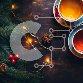 Intra Συλλεκτικό Ξύλινο Παζλ Plywood  4mm - Χριστουγεννιάτικα φλιτζάνια τσαγιού σε ξύλινο τραπέζι με διακοσμητικό χριστουγεννιάτικο δέντρο Σε Ξύλινο Κουτί - Διαστάσεις Puzzle: 10x10 cm – 25 κομμάτια - Image 1