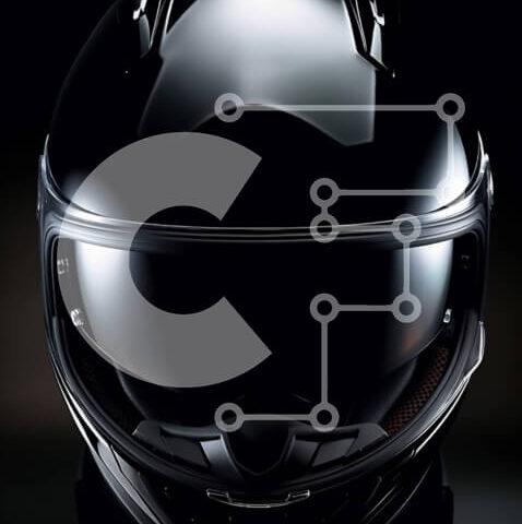 Intra Συλλεκτικό Ξύλινο Παζλ Plywood 4mm - Μαύρο κράνος μοτοσικλέτας με καθαρό γείσο και ασημί πινελιές Σε Ξύλινο Κουτί - Διαστάσεις Puzzle: 10x10 cm – 25 κομμάτια - Image 1