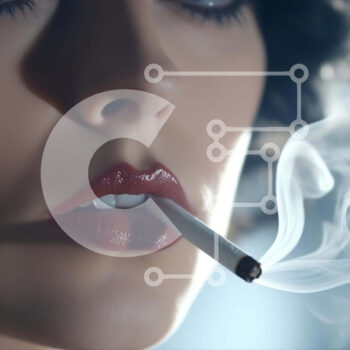 Intra Συλλεκτικό Ξύλινο Παζλ Plywood  4mm - Γυναίκα που καπνίζει τσιγάρο με σχήμα τασάκι Σε Ξύλινο Κουτί - Διαστάσεις Puzzle: 10x10 cm – 25 κομμάτια - Image 1