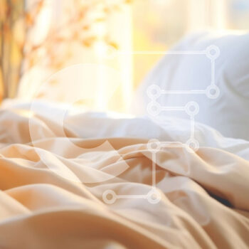 Intra Συλλεκτικό Ξύλινο Παζλ Plywood  4mm - Κρεβάτι με λευκά σεντόνια και κίτρινη κουβέρτα Σε Ξύλινο Κουτί - Διαστάσεις Puzzle: 10x10 cm – 25 κομμάτια - Image 1