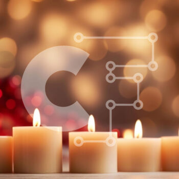 Intra Συλλεκτικό Ξύλινο Παζλ Plywood  4mm - Αναμμένα κεριά με αφηρημένα φώτα Bokeh Σε Ξύλινο Κουτί - Διαστάσεις: 10x10 cm – 25 κομμάτια - Image 1