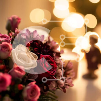 Intra Συλλεκτικό Ξύλινο Παζλ Plywood  4mm - Μπουκέτο με κόκκινα, ροζ και λευκά λουλούδια στο διακοσμητικό τραπέζι Σε Ξύλινο Κουτί - Διαστάσεις Puzzle: 10x10 cm – 25 κομμάτια - Image 1