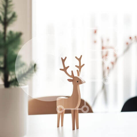 Intra Συλλεκτικό Ξύλινο Παζλ Plywood  4mm - Ξύλινο ειδώλιο ελαφιού στο τραπέζι με φυτά σε γλάστρες Σε Ξύλινο Κουτί - Διαστάσεις Puzzle: 10x10 cm – 25 κομμάτια - Image 1