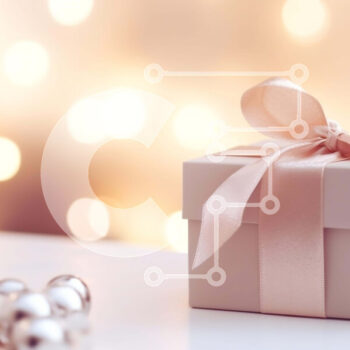 Intra Συλλεκτικό Ξύλινο Παζλ Plywood  4mm - Μικρό ροζ κουτί δώρου με ασημένια και χρυσά στολίδια Σε Ξύλινο Κουτί - Διαστάσεις Puzzle: 10x10 cm – 25 κομμάτια - Image 1