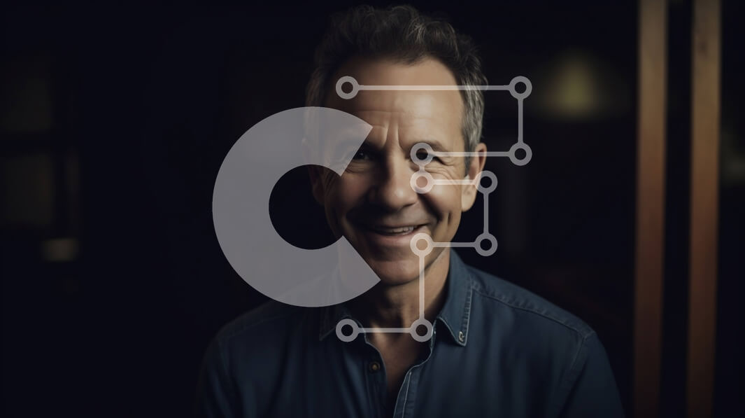 Intra Συλλεκτικό Ξύλινο Παζλ Plywood  4mm - Ευτυχισμένος μεσήλικας πορτρέτο με γκριζαρισμένα μαλλιά και μπλε πουκάμισο Σε Ξύλινο Κουτί - Διαστάσεις Puzzle: 10x10 cm – 25 κομμάτια