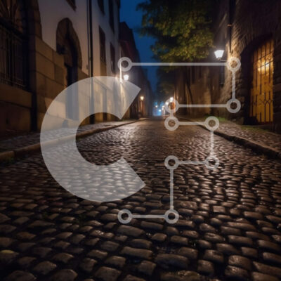 Intra Συλλεκτικό Ξύλινο Παζλ Plywood  4mm - Πλακόστρωτος δρόμος σε μια παλιά πόλη το σούρουπο με φανοστάτες και κτίρια εκατέρωθεν Σε Ξύλινο Κουτί - Διαστάσεις Puzzle: 10x10 cm – 25 κομμάτια - Image 1