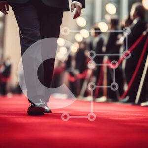 Intra Συλλεκτικό Ξύλινο Παζλ Plywood  4mm - Άνδρας που περπατά στο κόκκινο χαλί σε μια εκδήλωση Σε Ξύλινο Κουτί - Διαστάσεις Puzzle: 10x10 cm – 25 κομμάτια