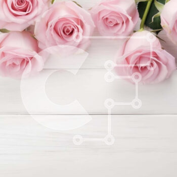 Intra Συλλεκτικό Ξύλινο Παζλ Plywood  4mm - Μπουκέτο με ροζ τριαντάφυλλα σε λευκό ξύλινο τραπέζι Σε Ξύλινο Κουτί - Διαστάσεις Puzzle: 10x10 cm – 25 κομμάτια - Image 1