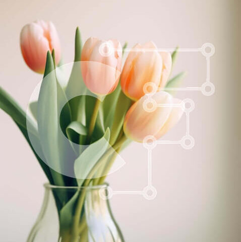 Intra Συλλεκτικό Ξύλινο Παζλ Plywood 4mm - Ροζ τουλίπες σε διαφανές γυάλινο βάζο Σε Ξύλινο Κουτί - Διαστάσεις: 10x10 cm – 25 κομμάτια - Image 1