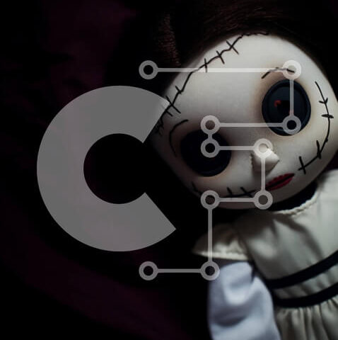 Intra Συλλεκτικό Ξύλινο Παζλ Plywood  4mm - Λευκή κούκλα στο κρεβάτι Σε Ξύλινο Κουτί - Διαστάσεις Puzzle: 10x10 cm – 25 κομμάτια - Image 1