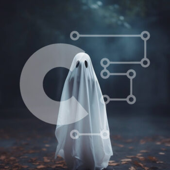 Intra Συλλεκτικό Ξύλινο Παζλ Plywood  4mm - Φάντασμα με λευκή φορεσιά που στέκεται σε εξωτερικούς χώρους Σε Ξύλινο Κουτί - Διαστάσεις Puzzle: 10x10 cm – 25 κομμάτια - Image 1