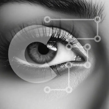 Intra Συλλεκτικό Ξύλινο Παζλ Plywood  4mm - Όμορφη κοντινή πλάνο του γυναικείου ματιού με μακριές βλεφαρίδες και χοντρά φρύδια Σε Ξύλινο Κουτί - Διαστάσεις Puzzle: 10x10 cm – 25 κομμάτια - Image 1