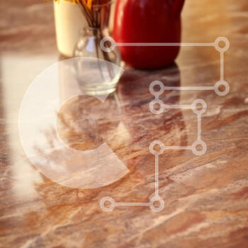 Intra Συλλεκτικό Ξύλινο Παζλ Plywood  4mm - Μαρμάρινος πάγκος κουζίνας με φθινοπωρινά φύλλα Σε Ξύλινο Κουτί - Διαστάσεις Puzzle: 10x10 cm – 25 κομμάτια - Image 1