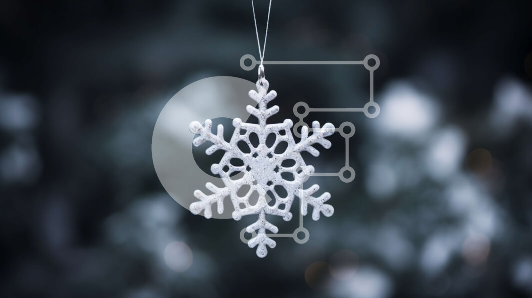 Intra Συλλεκτικό Ξύλινο Παζλ Plywood  4mm - Εορταστική νιφάδα χιονιού που κρέμεται από κλαδιά δέντρων Σε Ξύλινο Κουτί - Διαστάσεις Puzzle: 10x10 cm – 25 κομμάτια