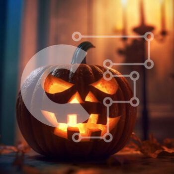 Intra Συλλεκτικό Ξύλινο Παζλ Plywood  4mm - Απόκοσμη διακόσμηση αποκριών με φανάρι Jack-o'-Lantern σε τραπέζι μπροστά από παράθυρο Σε Ξύλινο Κουτί - Διαστάσεις: 10x10 cm – 25 κομμάτια - Image 1