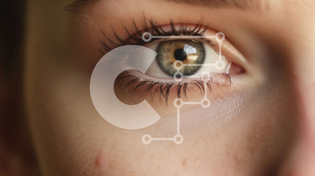 Intra Συλλεκτικό Ξύλινο Παζλ Plywood  4mm - Όμορφη κινηματογράφηση σε πρώτο πλάνο ενός γυναικείου ματιού με μακριές βλεφαρίδες και πράσινο χρώμα Σε Ξύλινο Κουτί - Διαστάσεις Puzzle: 10x10 cm – 25 κομμάτια