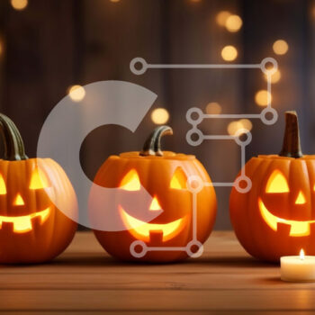 Intra Συλλεκτικό Ξύλινο Παζλ Plywood  4mm - Τρεις κολοκύθες αποκριών σε ένα ξύλινο τραπέζι με φώτα Σε Ξύλινο Κουτί - Διαστάσεις Puzzle: 10x10 cm – 25 κομμάτια - Image 1