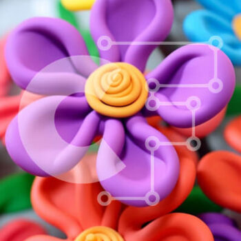 Intra Συλλεκτικό Ξύλινο Παζλ Plywood  4mm - Πολύχρωμα πλαστικά λουλούδια Σε Ξύλινο Κουτί - Διαστάσεις Puzzle: 10x10 cm – 25 κομμάτια - Image 1