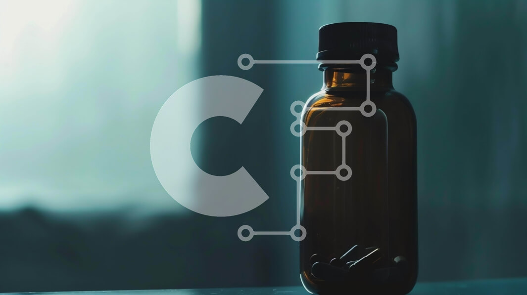 Intra Συλλεκτικό Ξύλινο Παζλ Plywood  4mm - Άδειο καφέ μπουκάλι σε γυάλινο τραπέζι Σε Ξύλινο Κουτί - Διαστάσεις: 10x10 cm – 25 κομμάτια