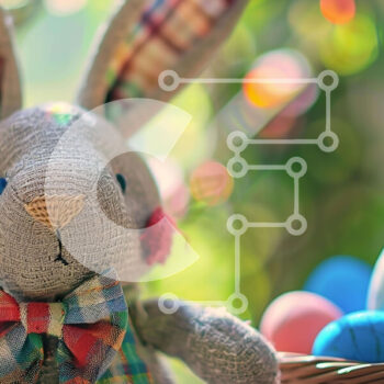 Intra Συλλεκτικό Ξύλινο Παζλ Plywood  4mm - Χαρούμενη πασχαλινή γιορτή με γεμιστό κουνελάκι και πολύχρωμα αυγά Σε Ξύλινο Κουτί - Διαστάσεις Puzzle: 10x10 cm – 25 κομμάτια - Image 1