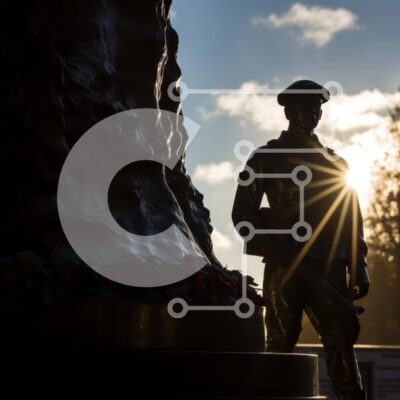 Intra Συλλεκτικό Ξύλινο Παζλ Plywood  4mm - Άγαλμα στρατιώτη με τον ήλιο στο φόντο Σε Ξύλινο Κουτί - Διαστάσεις Puzzle: 10x10 cm – 25 κομμάτια - Image 1