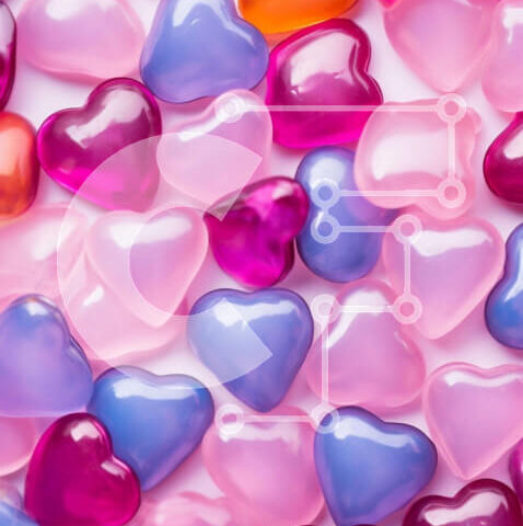 Intra Συλλεκτικό Ξύλινο Παζλ Plywood  4mm - Συστάδα από ροζ, μωβ και μπλε πλαστικές χάντρες σε σχήμα καρδιάς Σε Ξύλινο Κουτί - Διαστάσεις Puzzle: 10x10 cm – 25 κομμάτια - Image 1