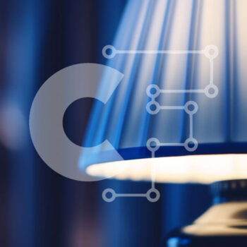 Intra Συλλεκτικό Ξύλινο Παζλ Plywood  4mm - Μπλε φωτιστικό με λευκή σκιά στο κομοδίνο Σε Ξύλινο Κουτί - Διαστάσεις Puzzle: 10x10 cm – 25 κομμάτια - Image 1