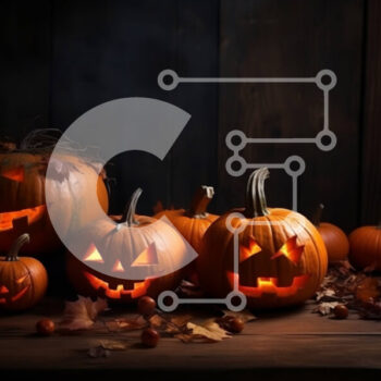 Intra Συλλεκτικό Ξύλινο Παζλ Plywood  4mm - Απόκοσμη διακόσμηση αποκριών: σκαλιστές κολοκύθες με λαμπερά μάτια σε ξύλινο τραπέζι Σε Ξύλινο Κουτί - Διαστάσεις: 10x10 cm – 25 κομμάτια - Image 1