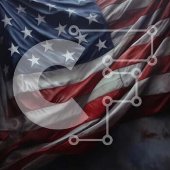 Intra Συλλεκτικό Ξύλινο Παζλ Plywood  4mm - Όμορφη εικόνα της αμερικανικής σημαίας που κυματίζει στον άνεμο Σε Ξύλινο Κουτί - Διαστάσεις Puzzle: 10x10 cm – 25 κομμάτια - Image 1