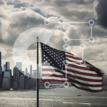 Intra Συλλεκτικό Ξύλινο Παζλ Plywood  4mm - Πατριωτική εικόνα της αμερικανικής σημαίας που κυματίζει στον άνεμο με τον ορίζοντα της πόλης Σε Ξύλινο Κουτί - Διαστάσεις Puzzle: 10x10 cm – 25 κομμάτια - Image 1