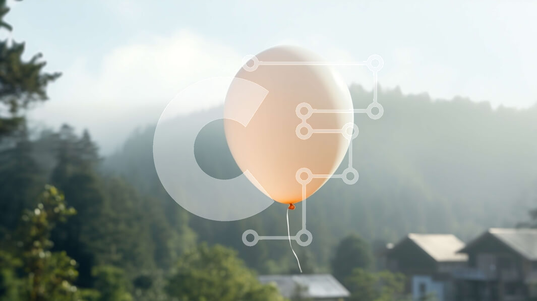 Intra Συλλεκτικό Ξύλινο Παζλ Plywood  4mm - Λευκό μπαλόνι που επιπλέει στον αέρα με τα δέντρα και τα σπίτια Σε Ξύλινο Κουτί - Διαστάσεις Puzzle: 10x10 cm – 25 κομμάτια