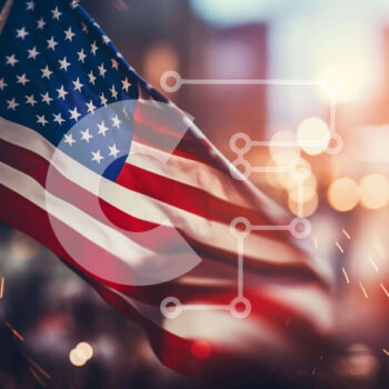 Intra Συλλεκτικό Ξύλινο Παζλ Plywood  4mm - Αμερικανική σημαία την ημέρα της ανεξαρτησίας σε μια πόλη Σε Ξύλινο Κουτί - Διαστάσεις: 10x10 cm – 25 κομμάτια - Image 1