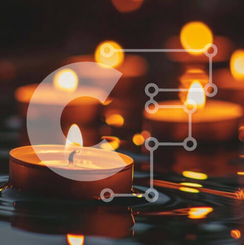 Intra Συλλεκτικό Ξύλινο Παζλ Plywood  4mm - Αναμμένα κεριά που επιπλέουν στο νερό - Εορταστική γιορτή Σε Ξύλινο Κουτί - Διαστάσεις: 10x10 cm – 25 κομμάτια - Image 1