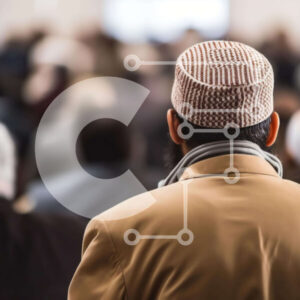 Intra Συλλεκτικό Ξύλινο Παζλ Plywood  4mm - Άνδρας στο πλήθος με καπέλο και καφέ σακάκι Σε Ξύλινο Κουτί - Διαστάσεις Puzzle: 10x10 cm – 25 κομμάτια